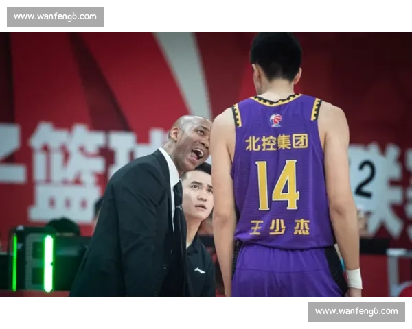 布里斯托VS北安普顿激战在即谁能把握关键三分之战胜负走向悬念 布里斯托VS北安普顿激战在即谁能把握关键三分之战胜负走向悬念